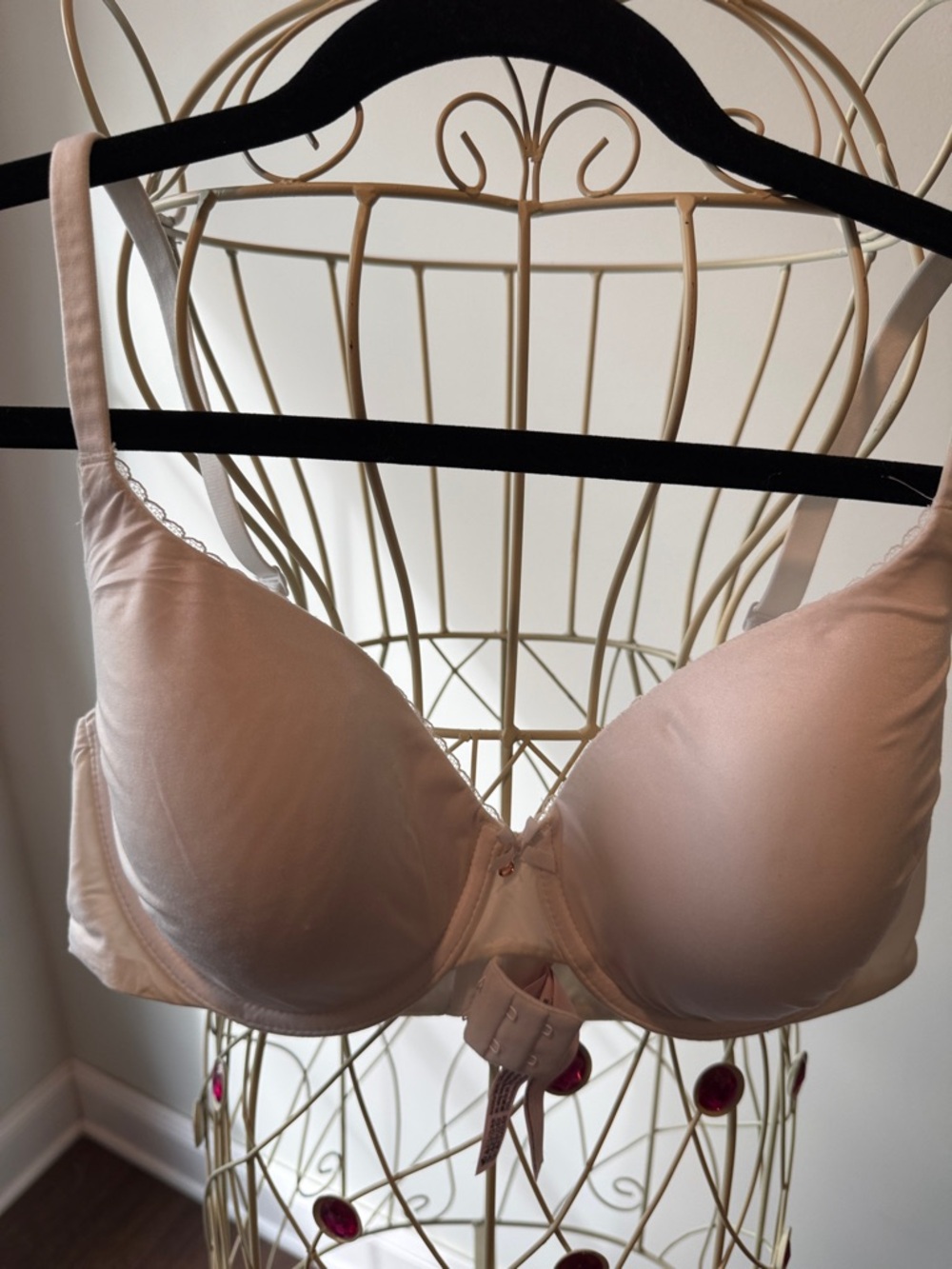 Victoria’s Secret white Bra - Women Intimates & Sleepwear